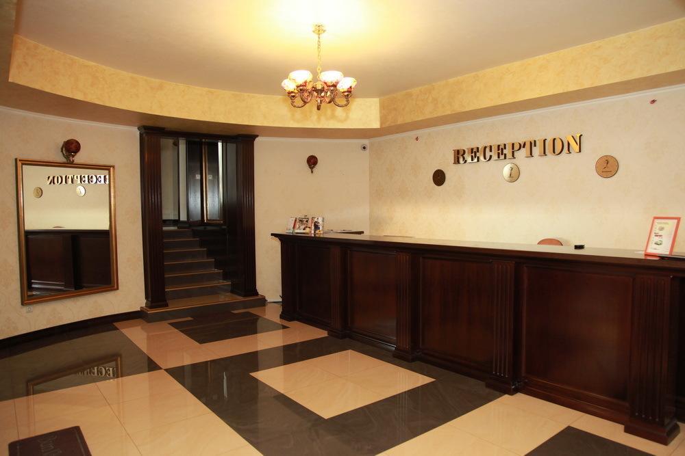 Hotel Majestic ยาช ภายนอก รูปภาพ