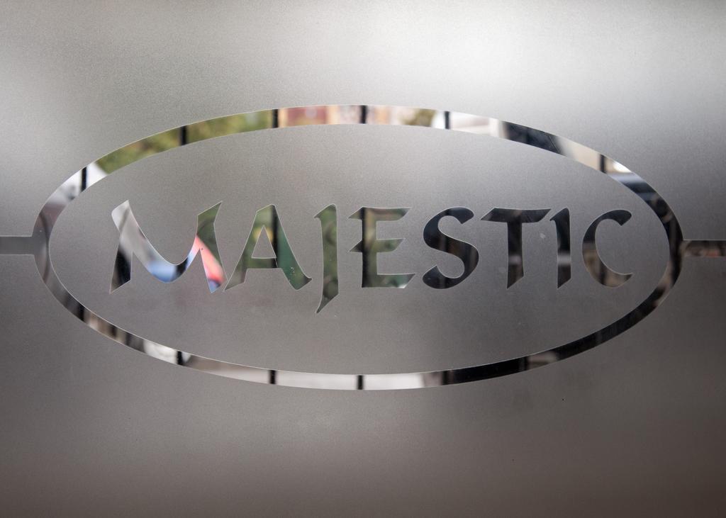 Hotel Majestic ยาช ภายนอก รูปภาพ